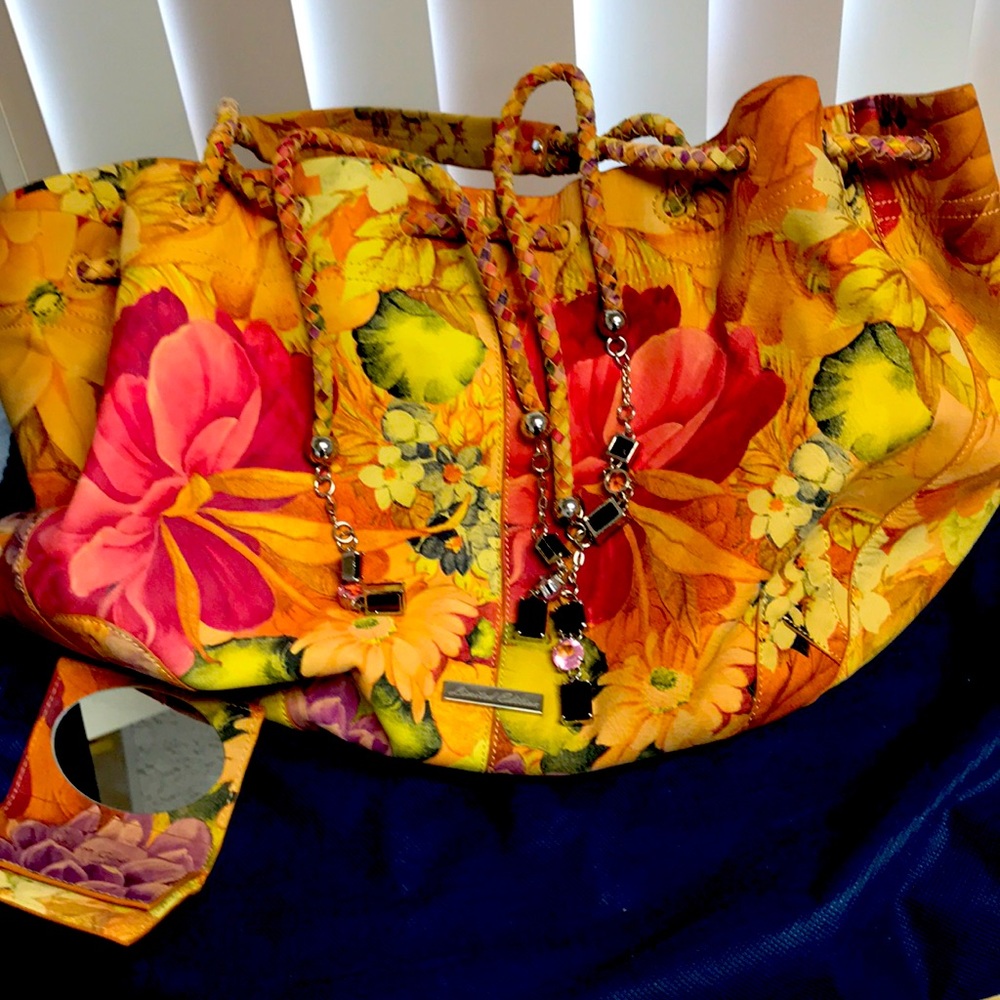 La Gioe Di Toscana Floral leather purse. LimitedEd